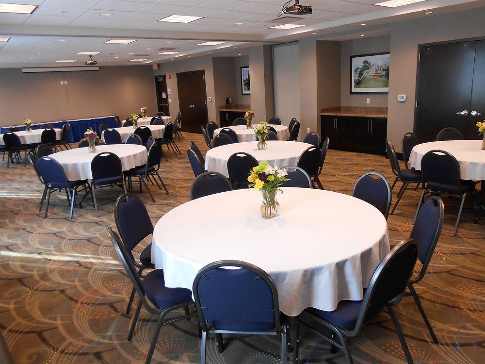 Holiday Inn Express & Suites Overland Park By Ihg Exterior foto