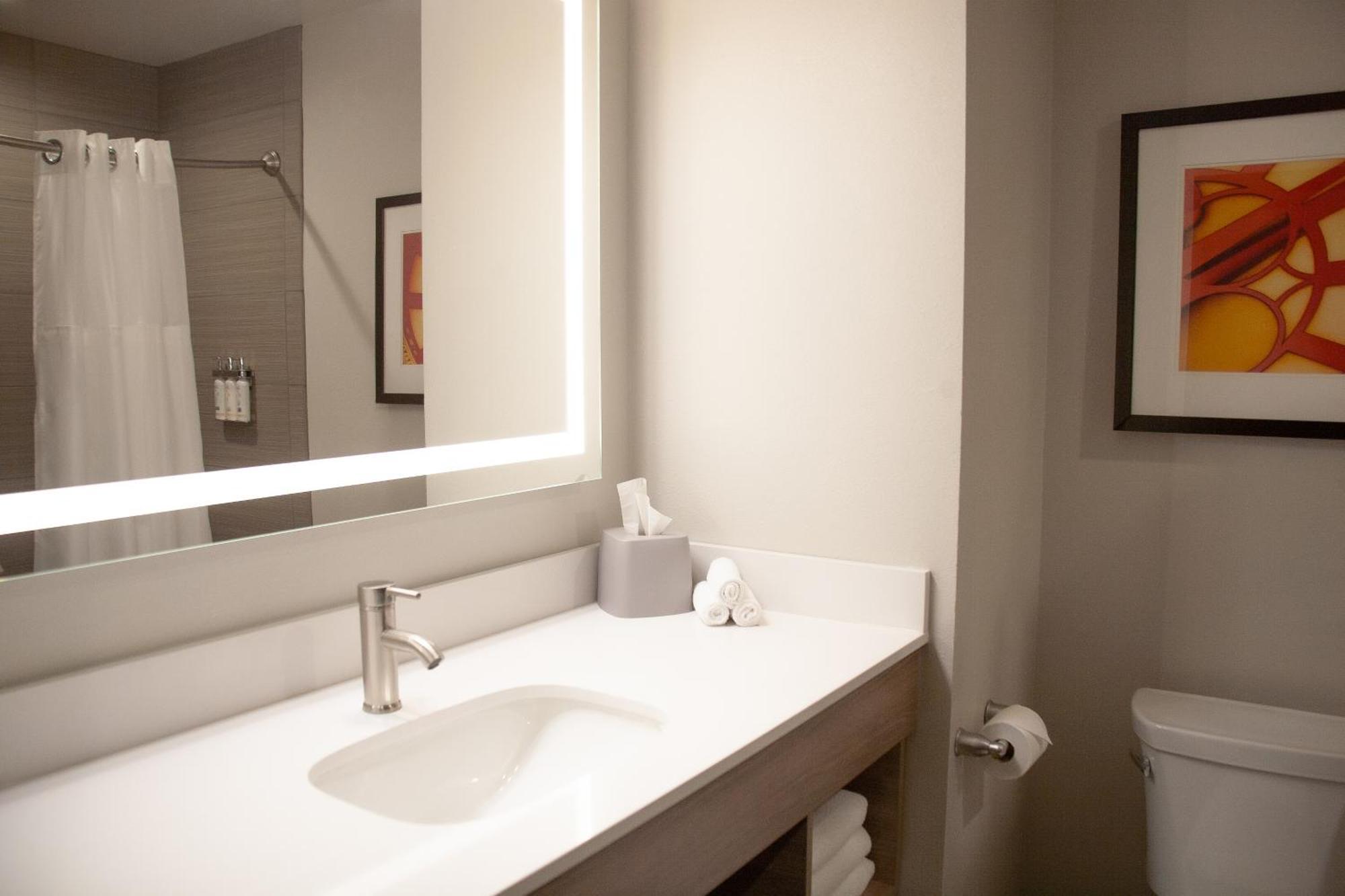 Holiday Inn Express & Suites Overland Park By Ihg Exterior foto
