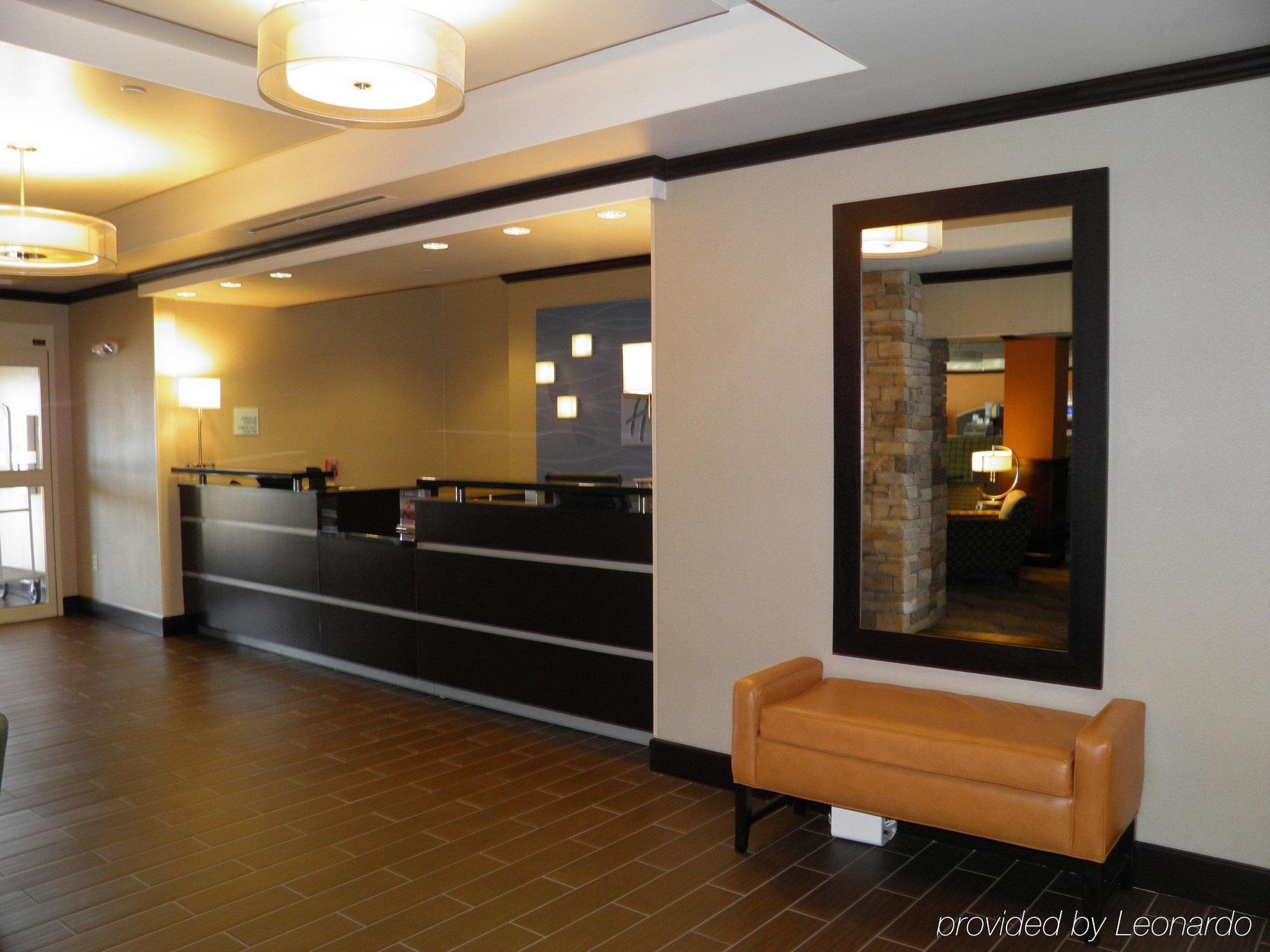 Holiday Inn Express & Suites Overland Park By Ihg Exterior foto