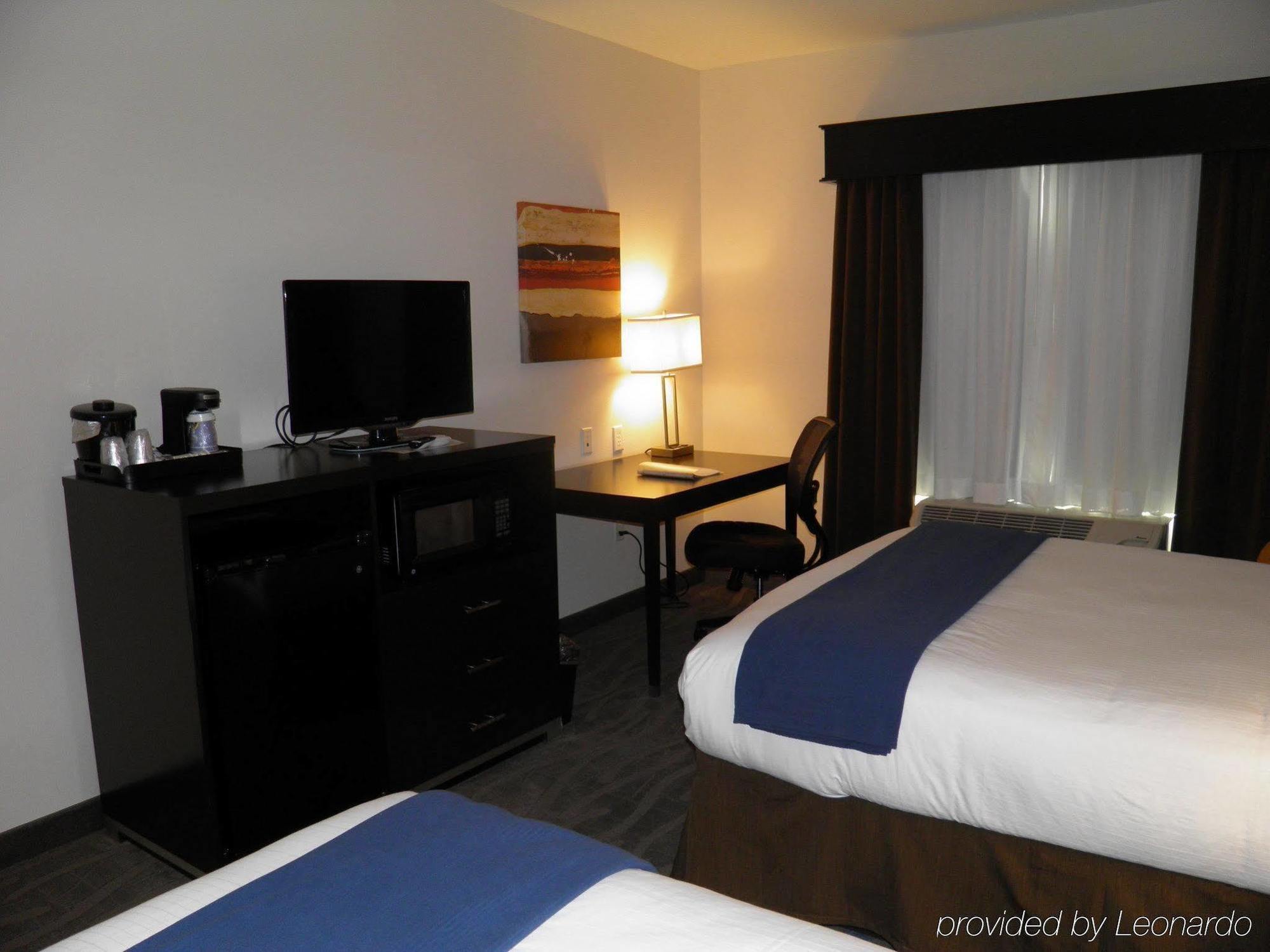 Holiday Inn Express & Suites Overland Park By Ihg Exterior foto