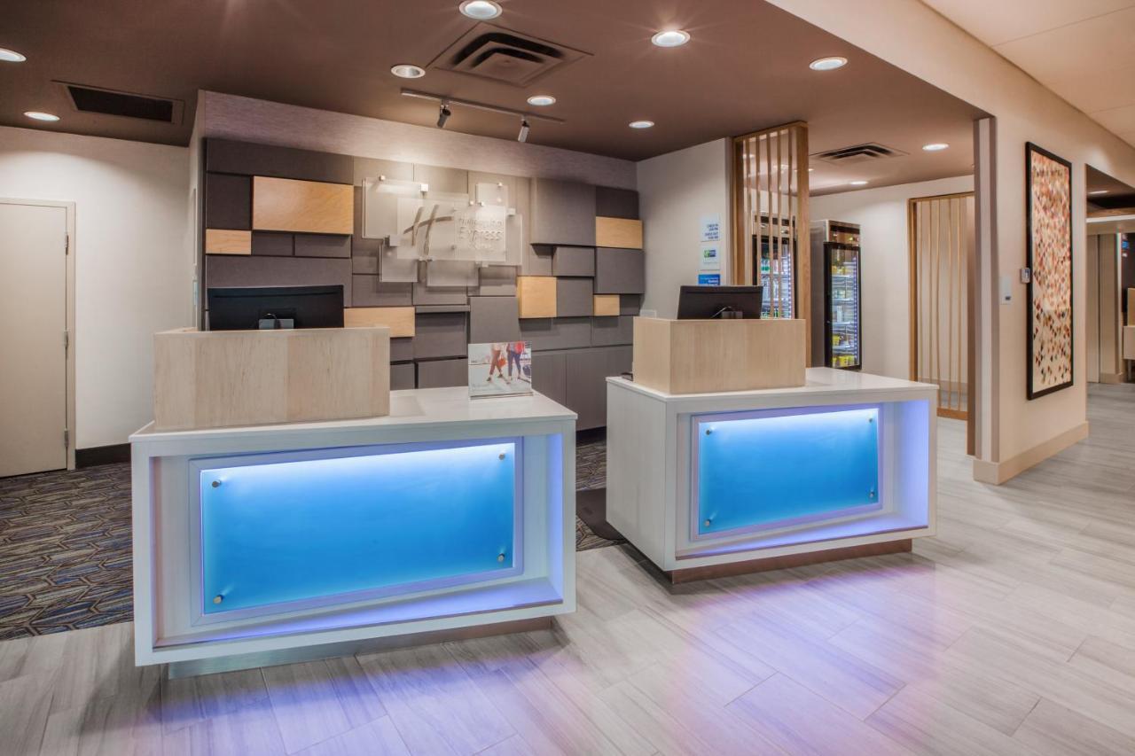Holiday Inn Express & Suites Overland Park By Ihg Exterior foto